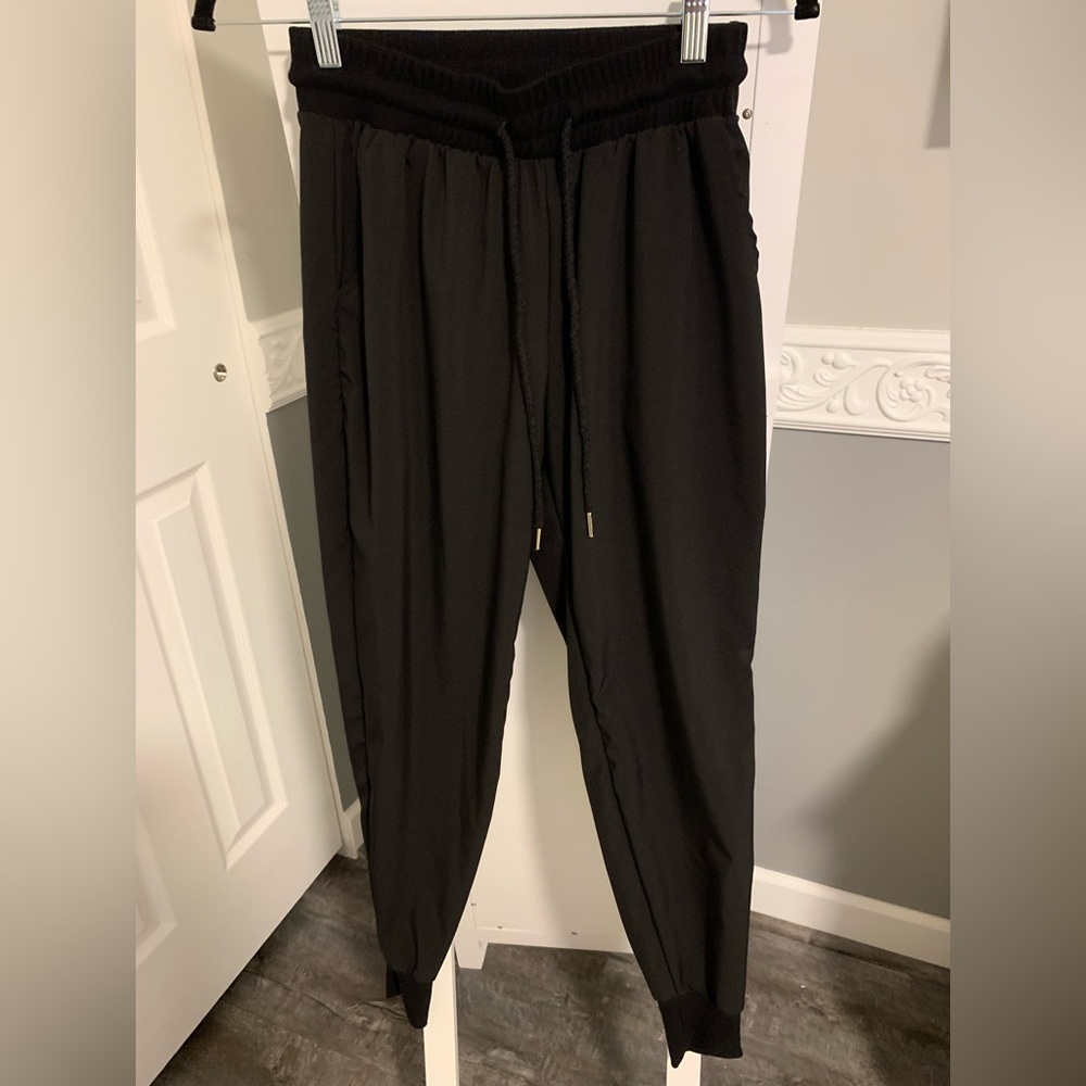 black joggers NWT